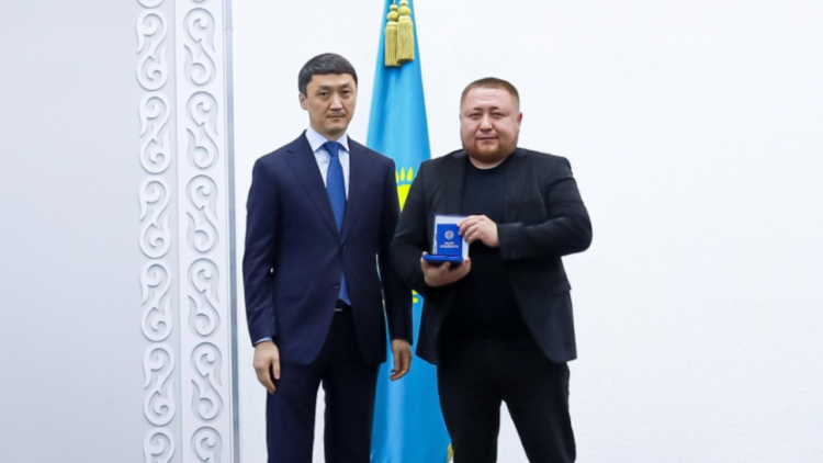 КЕНШІЛЕРДІҢ ЕҢБЕГІ МЕН КӨМІР ӨНЕРКӘСІБІНІҢ БОЛАШАҒЫ БАСТЫ НАЗАРДА