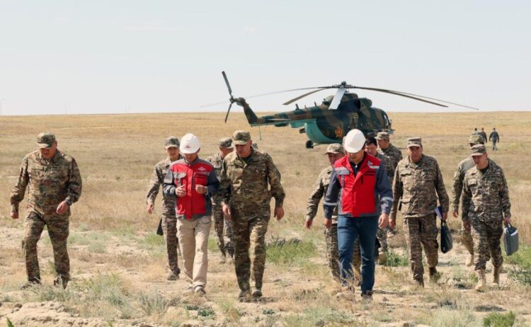 ҚОРҒАНЫС МИНИСТРІ АҚТӨБЕ ГАРНИЗОНЫНДА ЖҰМЫС САПАРЫМЕН БОЛДЫ