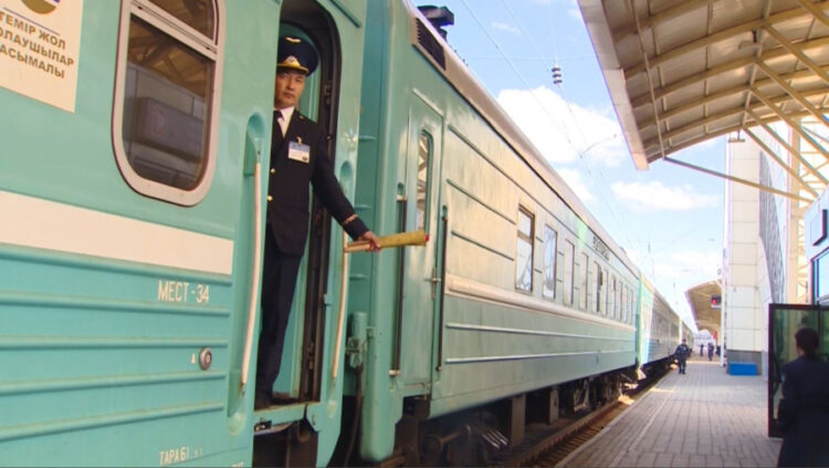 КӨЛІК ҚЫЗМЕТКЕРЛЕРІ КҮНІ