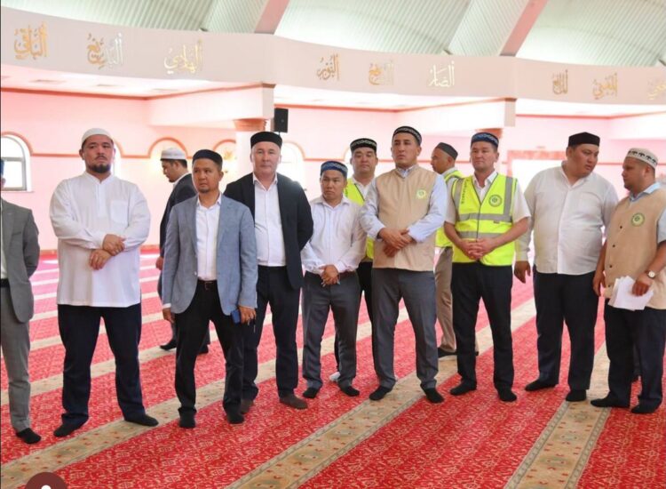 ЖАҢА КІТАПТЫҢ ТҰСАУЫ КЕСІЛДІ