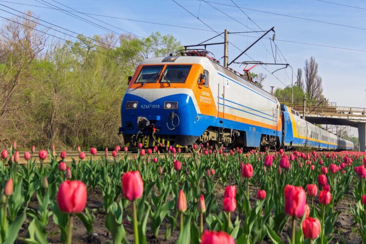 «АЛАТАУ» ЖҮРДЕК ПОЙЫЗЫ ҚАЛАЙ ПАЙДА БОЛДЫ?