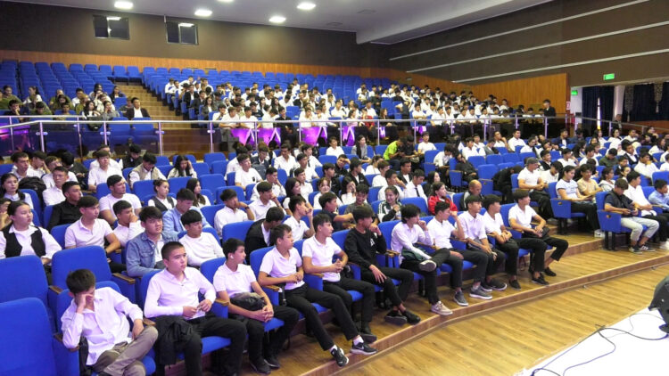 ӘЙЕЛДЕР КӨШБАСШЫЛЫҒЫ