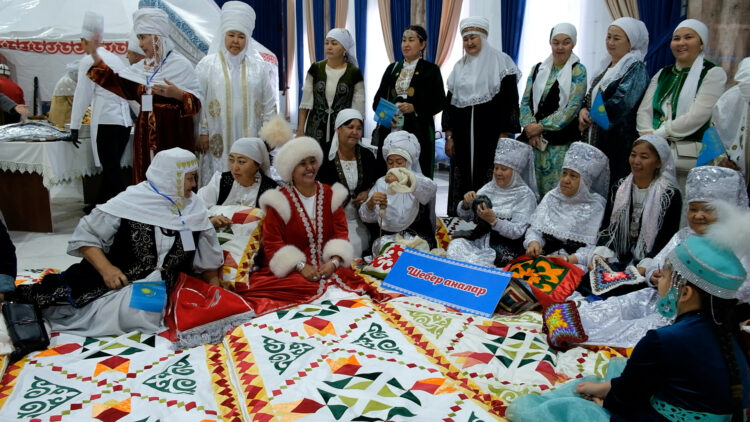 ДӘСТҮРДІ ДӘРІПТЕГЕН БІРЕГЕЙ ОРТАЛЫҚ