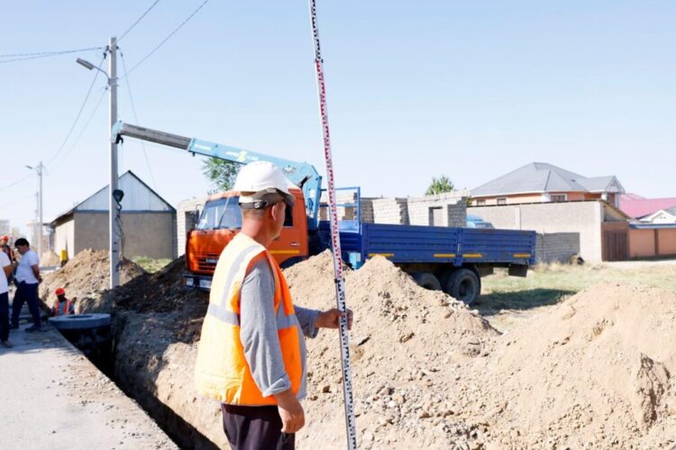 СУ ЖӘНЕ КӘРІЗБЕН ҚАМТУ ЖҰМЫСЫ ҚАРҚЫНДЫ ЖҮРУДЕ