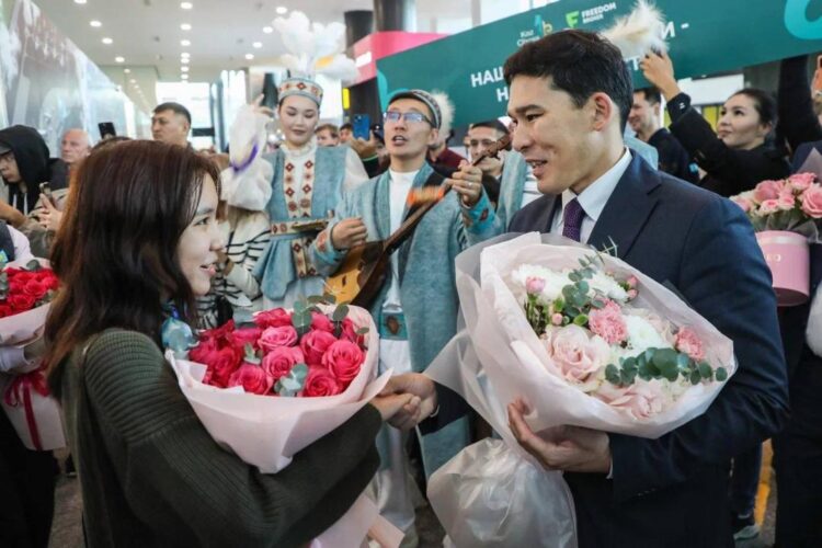 ЕРБОЛ МЫРЗАБОСЫНОВ ДҮНИЕЖҮЗІЛІК ШАХМАТ ОЛИМПИАДАСЫНЫҢ КҮМІС ЖҮЛДЕГЕРЛЕРІН ҚАРСЫ АЛДЫ