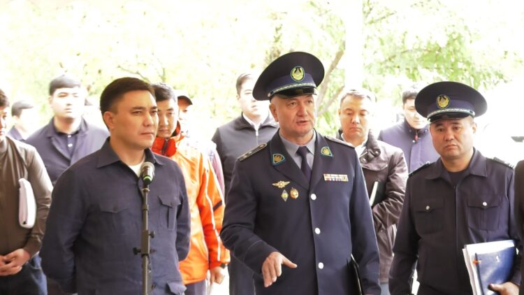 ӘКІММЕН КЕЗДЕСУДЕ ҚОЗҒАЛҒАН ӨЗЕКТІ МӘСЕЛЕЛЕР