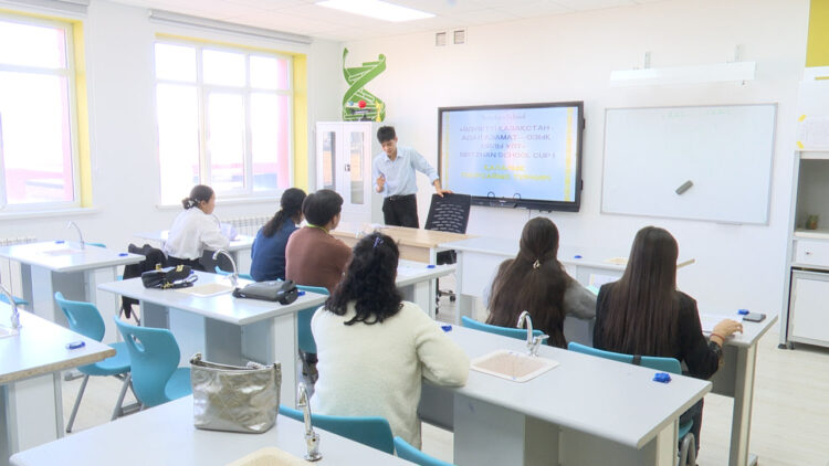 ОҚУШЫЛАР ГРАНТ ЖЕҢІП АЛА АЛАДЫ