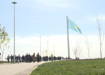 БАЛУАНДЫ ҚОШЕМЕТПЕН ҚАРСЫ АЛДЫ