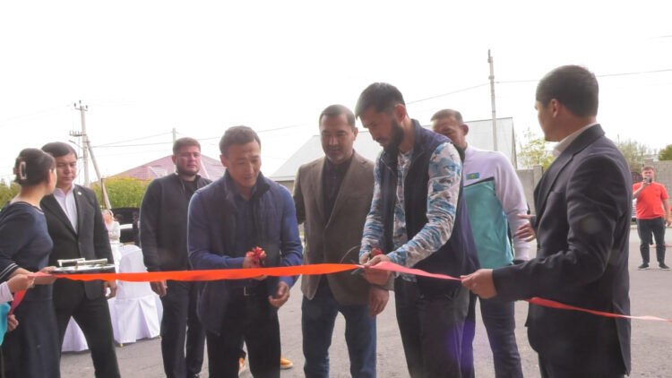 БАЛУАНДЫ ҚОШЕМЕТПЕН ҚАРСЫ АЛДЫ