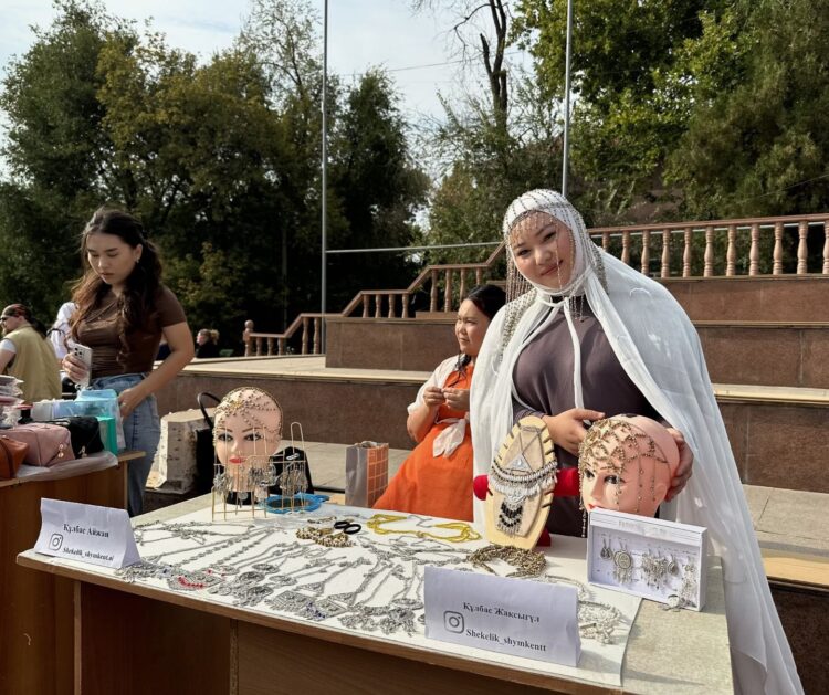 ЖАС КӘСІПКЕРЛЕРГЕ ҚОЛДАУ КӨРСЕТІЛДІ