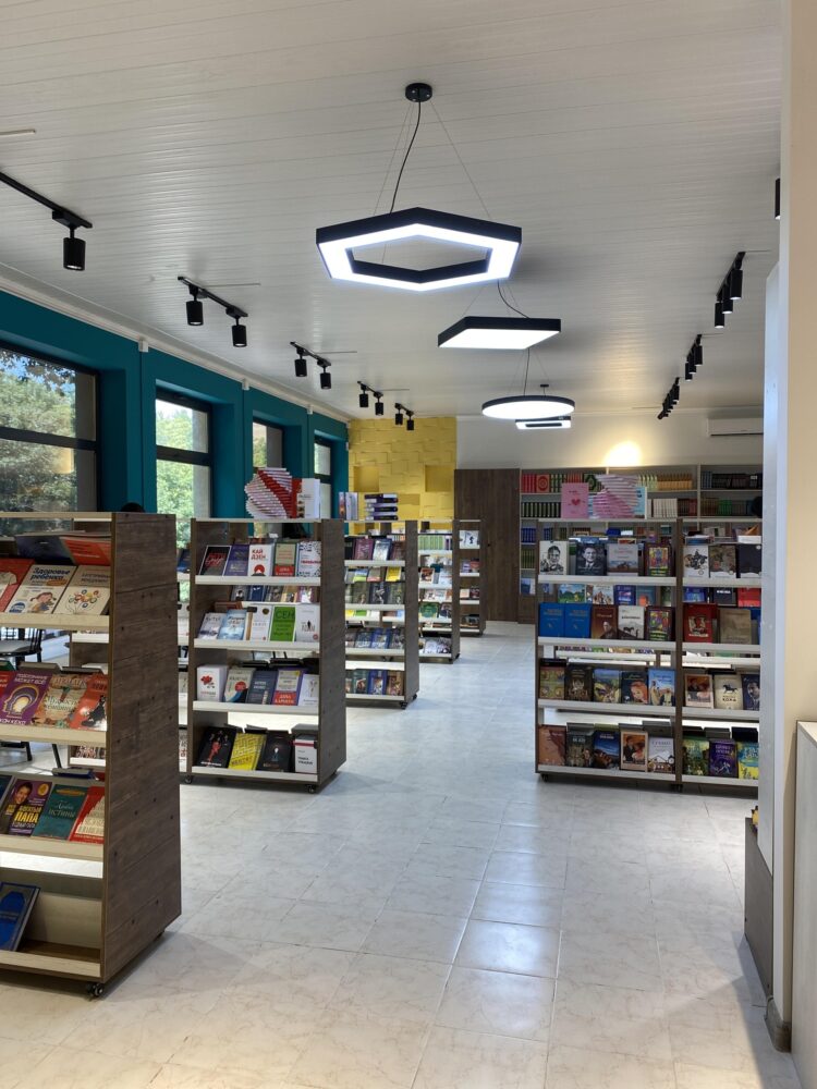 125 ЖЫЛДЫҚ КІТАПХАНА