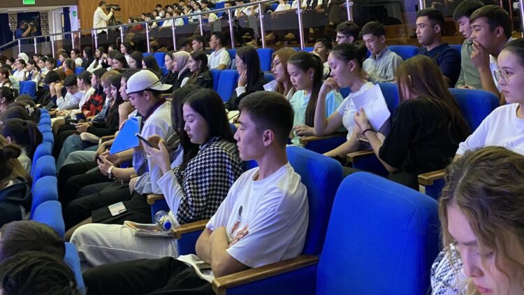 ЭКОНОМИКАНЫҢ ДАМУЫНДАҒЫ СЕРПІЛІС