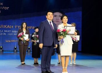 ШЫМКЕНТТІК МҰҒАЛІМДЕР «ҮЗДІК ПЕДАГОГ» АТАНДЫ