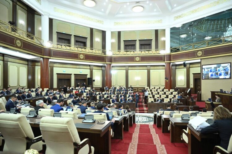 МӘЖІЛІСТЕ АҚПАРАТ, ҚОҒАМДЫҚ ДАМУ, МӘДЕНИЕТ ЖӘНЕ АРХИВ ІСІ САЛАЛАРЫНДА ЗАҢНАМАЛЫҚ РЕТТЕУДІ ЖЕҢІЛДЕТУГЕ БАҒЫТТАЛҒАН ЗАҢ ЖОБАСЫ ТАНЫСТЫРЫЛДЫ