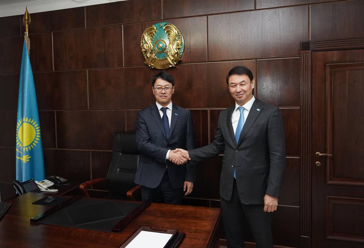 Порно 1 фильм Жетілген әйелдердің порно видеоларын қараңыз