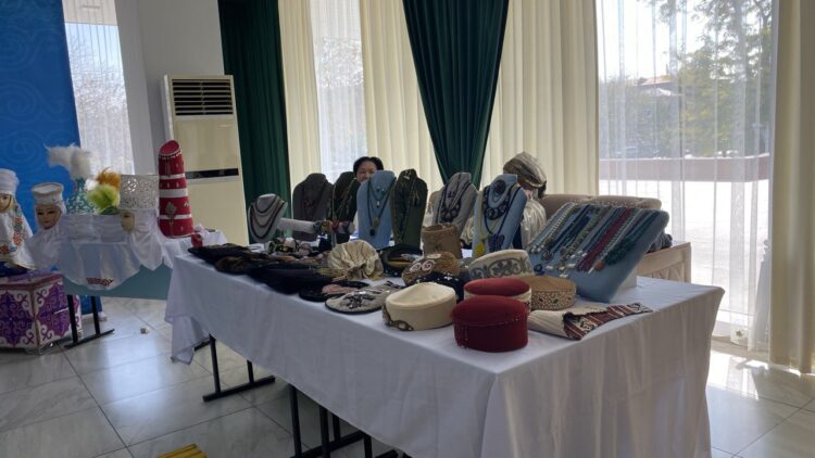 ҰЛТТЫҚ КИІМ – ҰРПАҚҚА МҰРА