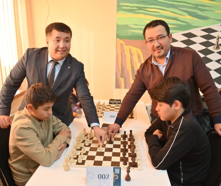 ШАХМАТ – ЗИЯТКЕРЛІК ОЙЫН