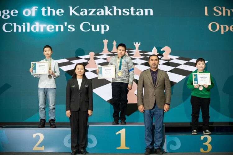 ШАХМАТ ӘЛЕМІНІҢ ЖҰЛДЫЗДАРЫ ШЫМКЕНТТЕ БАС ҚОСТЫ