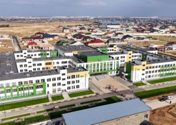 АЛҒАШҚЫ ЖАЙЛЫ МЕКТЕП ОҚУШЫЛАРДЫ ҚАБЫЛДАЙ БАСТАДЫ