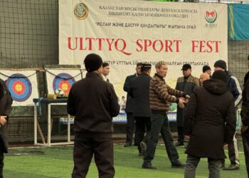 ҮШ БӘЙТЕРЕК — ҮШ АЛЫП