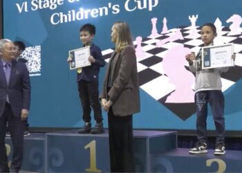 ҮШ БӘЙТЕРЕК — ҮШ АЛЫП