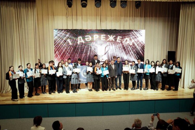 АУЫЛ МЕКТЕПТЕРІ ОҚУШЫЛАРЫНА АРНАЛҒАН РЕСПУБЛИКАЛЫҚ ОЛИМПИАДА ЖЕҢІМПАЗДАРЫ АНЫҚТАЛДЫ