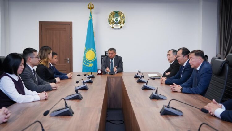 10 ЖАС ҒАЛЫМ ПӘТЕР ИЕСІ АТАНДЫ