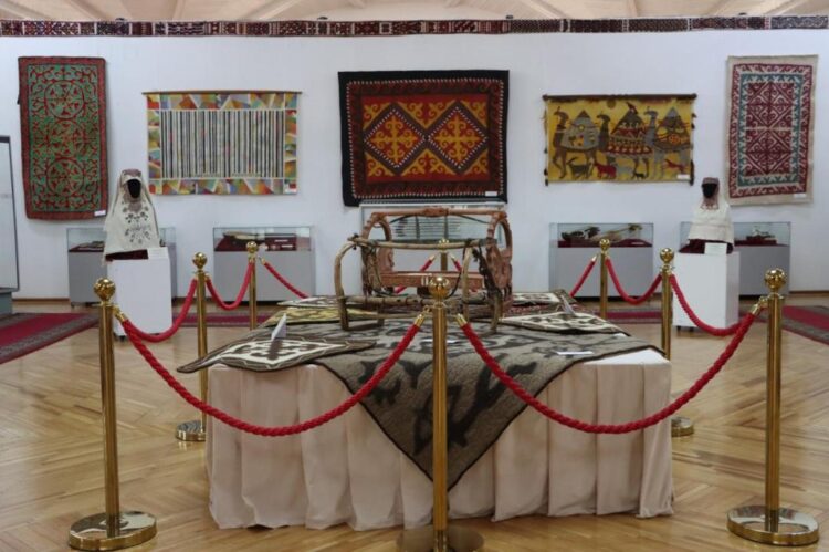 АЛМАТЫДАҒЫ МЕМЛЕКЕТТІК ОРТАЛЫҚ МУЗЕЙІНДЕ ІІІ ХАЛЫҚАРАЛЫҚ «ҰЛЫ ДАЛАНЫҢ ҰЛТТЫҚ ДӘСТҮРЛЕРІ» АТТЫ ҒЫЛЫМИ ФОРУМ ӨТТІ