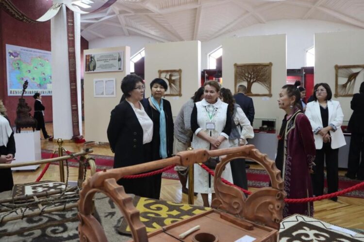 АЛМАТЫДАҒЫ МЕМЛЕКЕТТІК ОРТАЛЫҚ МУЗЕЙІНДЕ ІІІ ХАЛЫҚАРАЛЫҚ «ҰЛЫ ДАЛАНЫҢ ҰЛТТЫҚ ДӘСТҮРЛЕРІ» АТТЫ ҒЫЛЫМИ ФОРУМ ӨТТІ