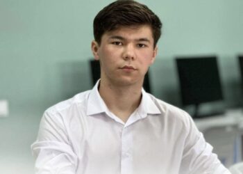 КЕНТАУЛЫҚ СТУДЕНТ ОҚУШЫЛАРҒА БОЛАШАҚ КӘСІБІН ТАҢДАУҒА МҮМКІНДІК БЕРЕТІН СТЕНД ОЙЛАП ТАПТЫ