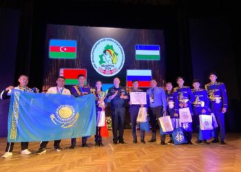 ҚАЗАҚСТАНДЫҚ ОҚУШЫЛАР ХАЛЫҚАРАЛЫҚ СЛЕТТЕ ҮЗДІК ҮШТІККЕ ЕНДІ