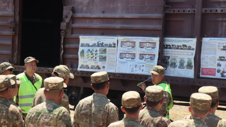 ТЕМІРЖОЛ АРҚЫЛЫ ТАСЫМАЛДАУ – ӘСКЕРИ ӘЗІРЛІКТІҢ МАҢЫЗДЫ БУЫНЫ