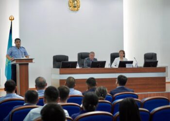 ҚОҒАМ ҚАУІПСІЗДІГІНІҢ ТІРЕГІ: ПОЛИЦЕЙЛЕР ТҮСІНДІРУ ЖҰМЫСТАРЫН ЖҮРГІЗДІ