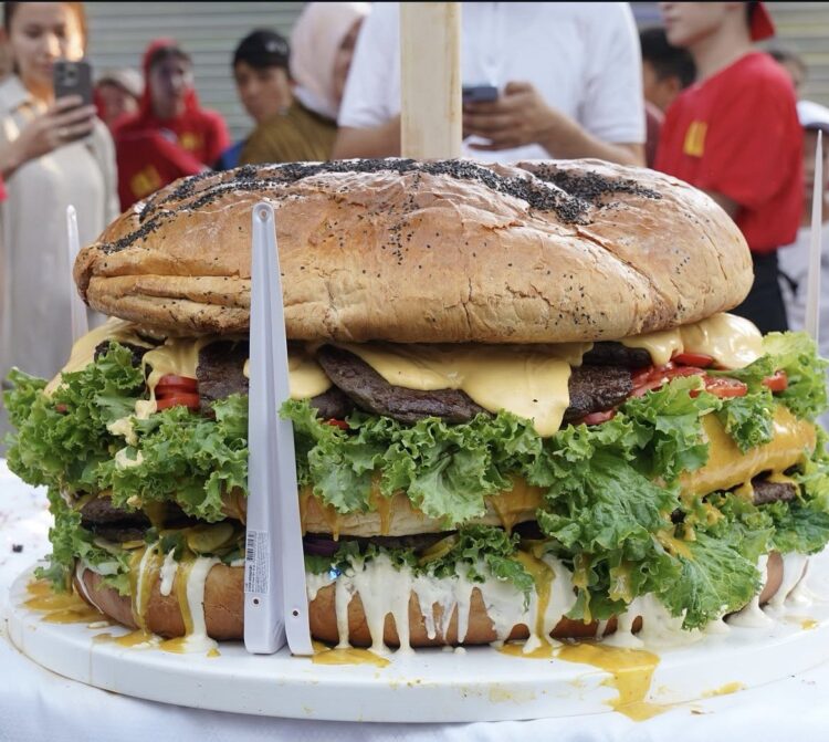 67 КЕЛІ АЛЫП ГАМБУРГЕР ӘЗІРЛЕНДІ