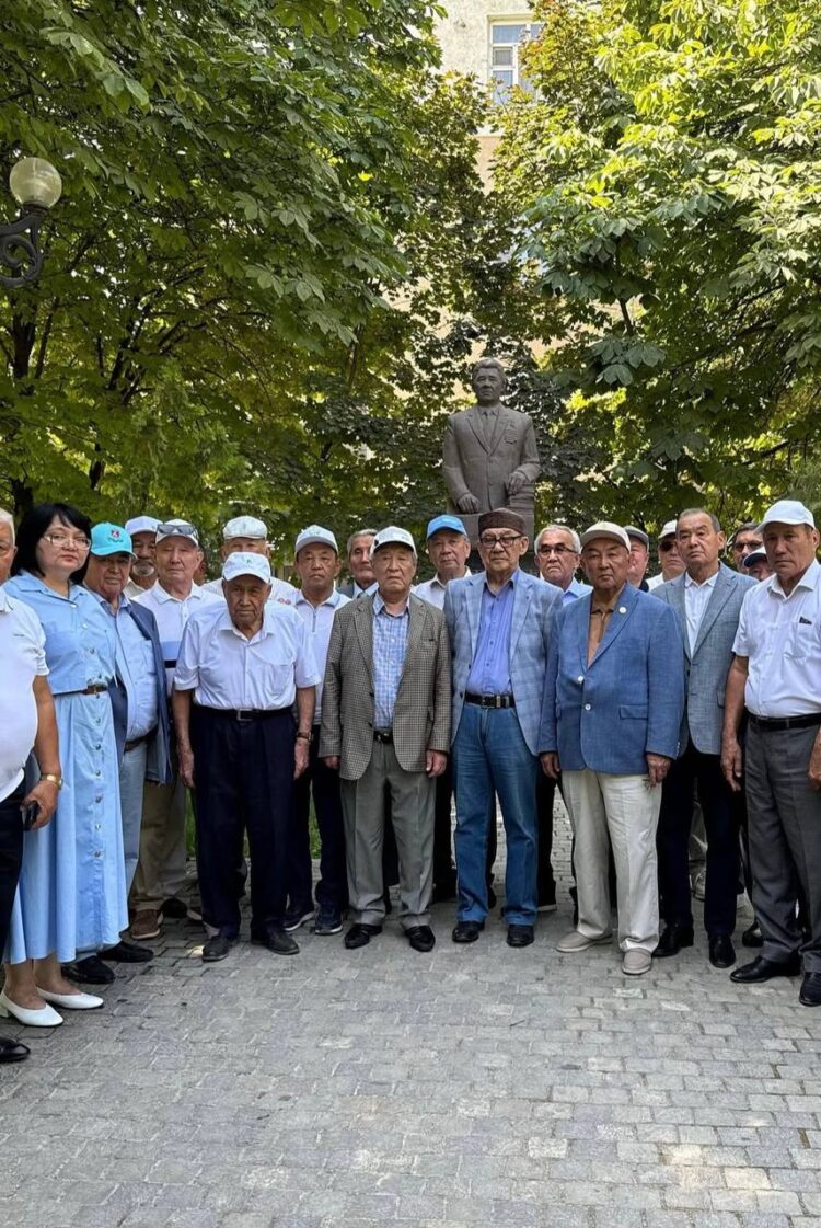 ҰЛЫ АҚЫННЫҢ МЕРЕЙТОЙЫ ҰЛЫҚТАЛДЫ