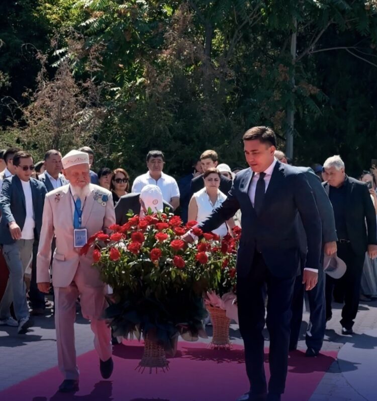 ҰЛЫ ОЙШЫЛДЫҢ РУХЫМЕН ЖҮЗДЕСКЕН КҮН