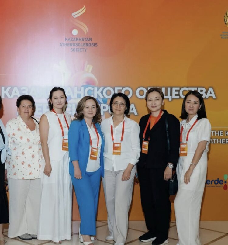 КАРДИОЛОГТАР МЕН АКАДЕМИКТЕР БІР АЛАҢДА