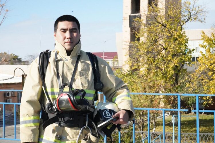 ҰЛАНДЫҚТАР 50 БҮЛДІРШІНГЕ МЕКТЕПКЕ БАРУҒА ҚАЖЕТТІ ҚҰРАЛДАР СЫЙЛАДЫ»