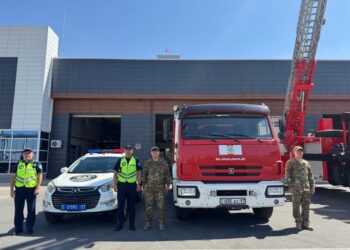 ҰЛАНДЫҚТАР 50 БҮЛДІРШІНГЕ МЕКТЕПКЕ БАРУҒА ҚАЖЕТТІ ҚҰРАЛДАР СЫЙЛАДЫ»