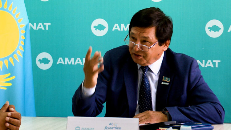 КЕМЕР АУЫЛЫНЫҢ ШАРУАЛАРЫ КӨТЕРГЕН МӘСЕЛЕ НАЗАРДА