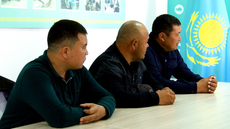 КЕМЕР АУЫЛЫНЫҢ ШАРУАЛАРЫ КӨТЕРГЕН МӘСЕЛЕ НАЗАРДА