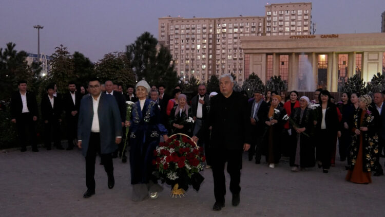 ЖҰМАТ ШАНИН РУХЫМЕН ӨРІЛГЕН ЖАҢА МАУСЫМ