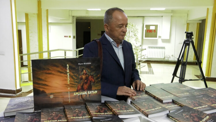 ЖҰМАТ ШАНИН РУХЫМЕН ӨРІЛГЕН ЖАҢА МАУСЫМ