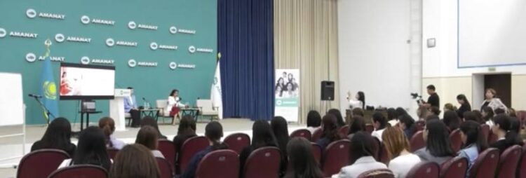 ҚАРТТАРҒА ҚҰРМЕТ КӨРСЕТІЛДІ