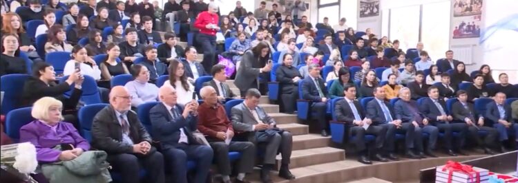 СҰЛТАН ИЛЯЕВТЫҢ «ЕЛІМАЙ» КӨРМЕСІ АШЫЛДЫ