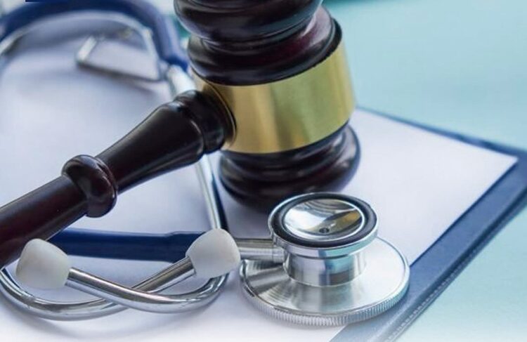 МЕДИЦИНА ҚЫЗМЕТКЕРЛЕРІНЕ ШАБУЫЛ ЖАСАҒАНДАР 12 ЖЫЛҒА СОТТАЛУЫ МҮМКІН