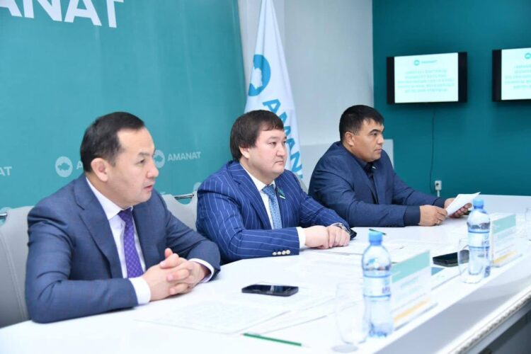 ӘЙЕЛДЕР БЕЛСЕНДІЛІГІ МЕН ЖОЛ КАРТАСЫ ЖОБАЛАРЫ ТАЛҚЫЛАНДЫ