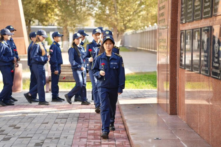 ПОЛИЦИЯ АРДАГЕРЛЕРІНЕ ҚҰРМЕТ КӨРСЕТІЛДІ