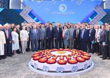 ТҮРКІСТАН ТӨРІНДЕГІ ҰЛТТЫҚ ҚҰРЫЛТАЙ: ЕЛ БОЛАШАҒЫН АЙҚЫНДАҒАН ШЕШІМДЕР