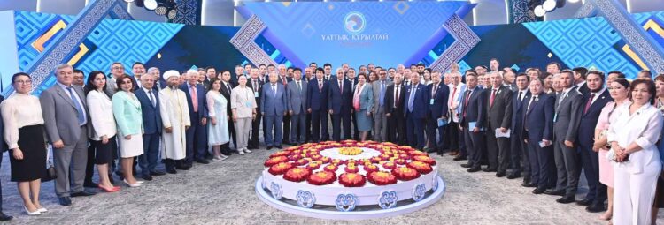 ТҮРКІСТАН ТӨРІНДЕГІ ҰЛТТЫҚ ҚҰРЫЛТАЙ: ЕЛ БОЛАШАҒЫН АЙҚЫНДАҒАН ШЕШІМДЕР